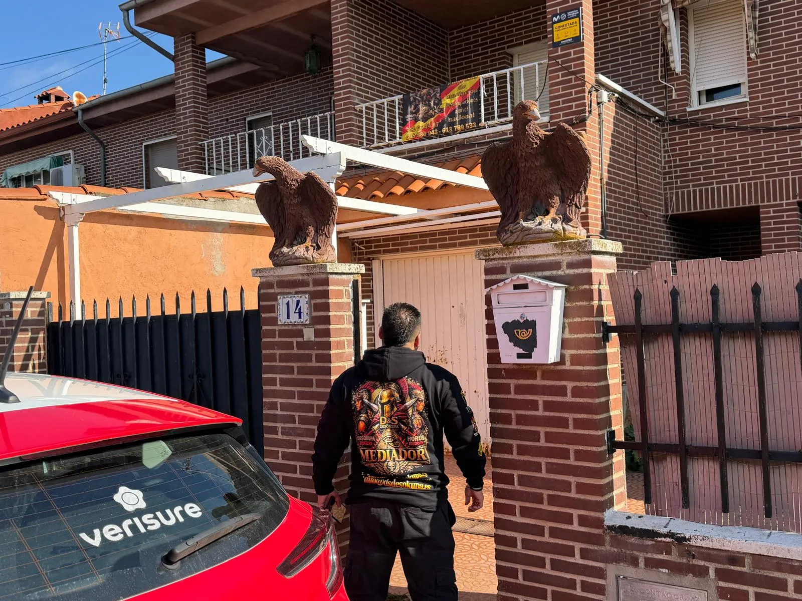 Mediador de D&S Desokupa en El Viso de San Juan tras recuperar una vivienda ocupada